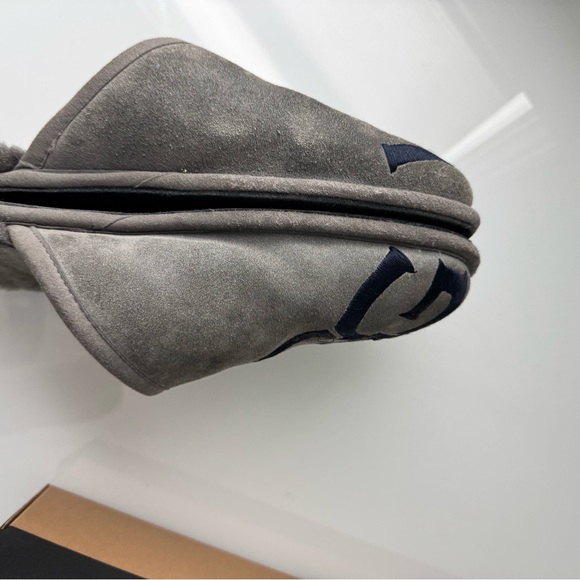 UGG Scuff Logo Slippers | Men’s 13 | Grey/Navy Blue | Suede & Sheepskin Insole - Picture 11 of 16